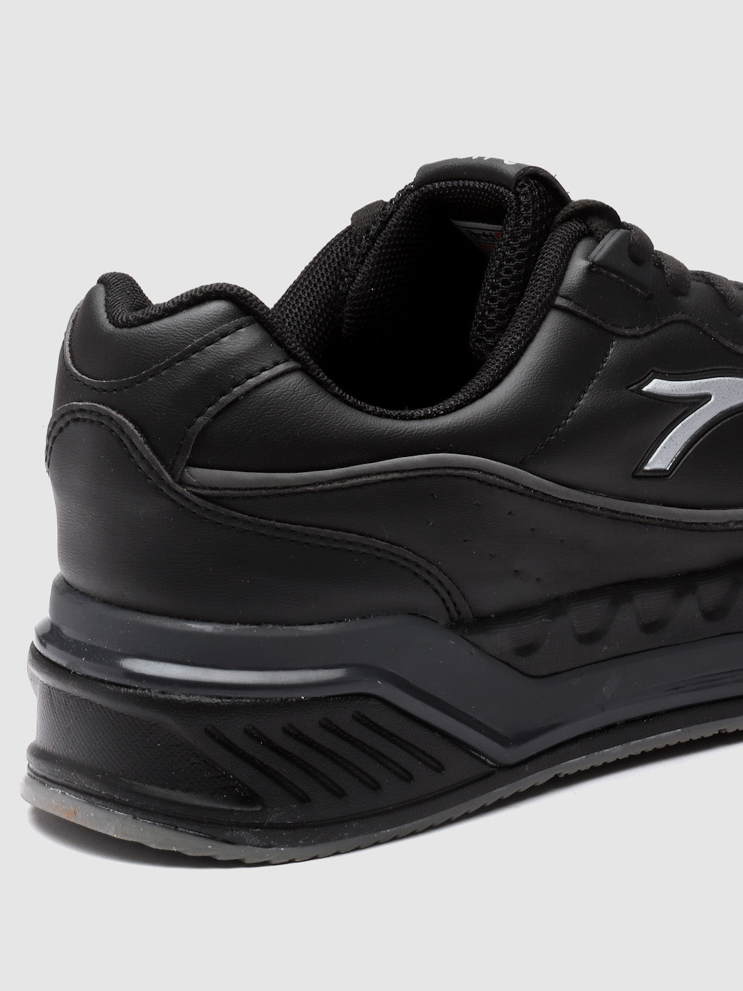Action SNKR-301 Men's Lace-Up Casual Sneakers